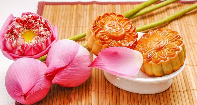 How to make traditional baked Mid-Autumn Moon cake at home Picture 1