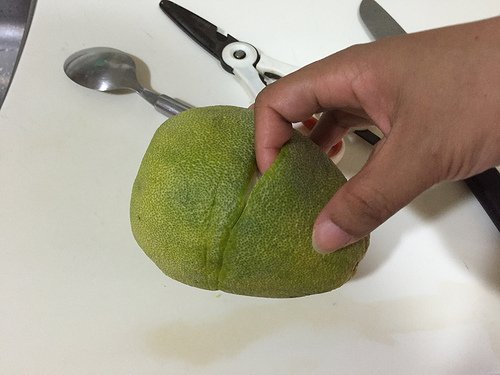 How to peel pomelos very fast and beautiful Picture 2