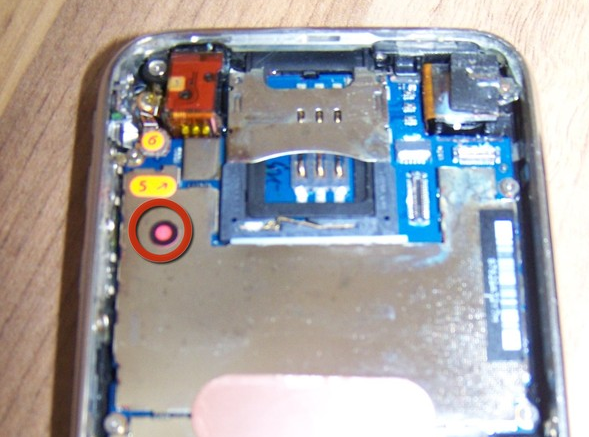 How to remove and repair iPhone contaminated with water and liquid Picture 3