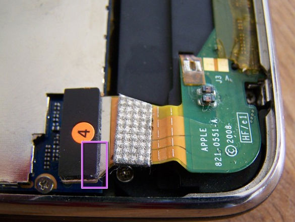 How to remove and repair iPhone contaminated with water and liquid Picture 4