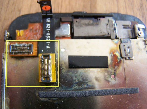 How to remove and repair iPhone contaminated with water and liquid Picture 5