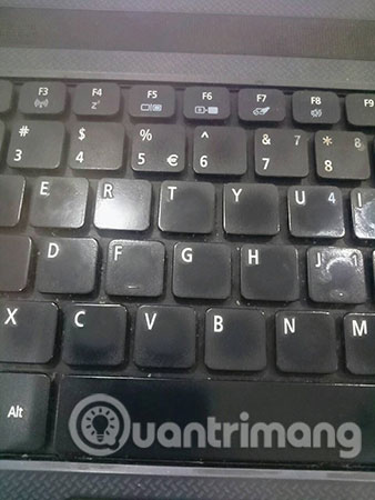 How to remove the B612 logo in the image Picture 4