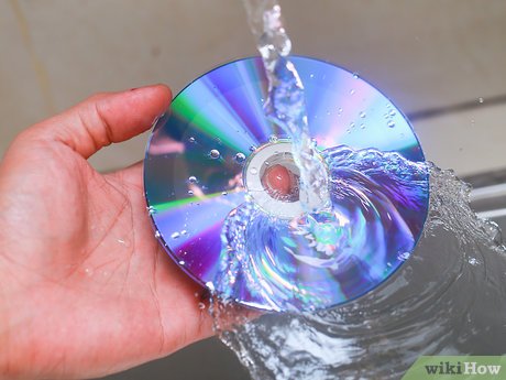 How to Repair a CD With Toothpaste Picture 6