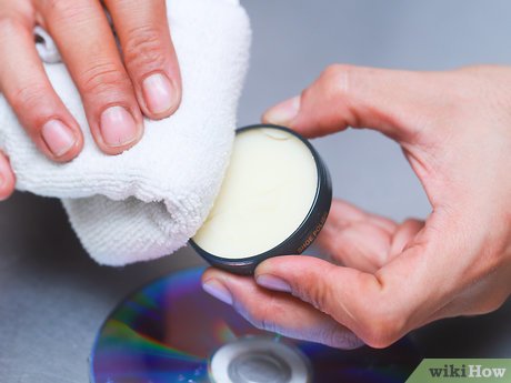 How to Repair a CD With Toothpaste Picture 8