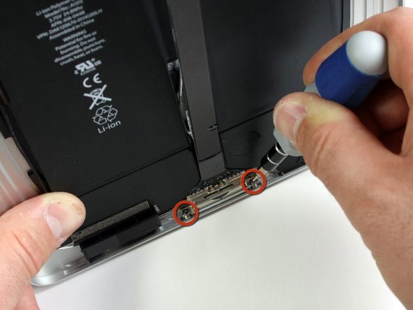 How to replace the iPad battery Picture 6