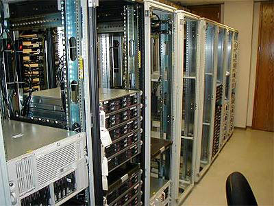 How to stack cable bundles in the server room Picture 7