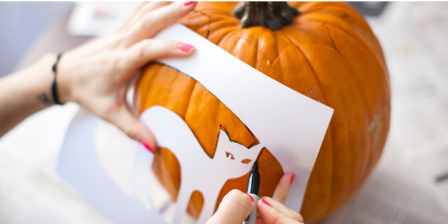 How to trim super simple pumpkins to decorate for Halloween night Picture 11