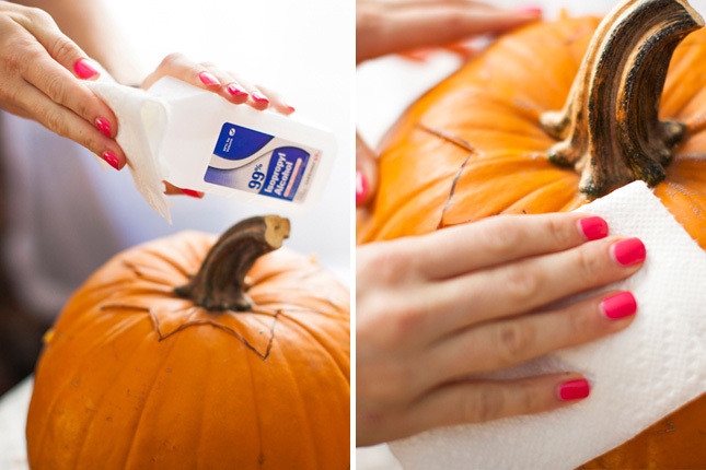 How to trim super simple pumpkins to decorate for Halloween night Picture 12