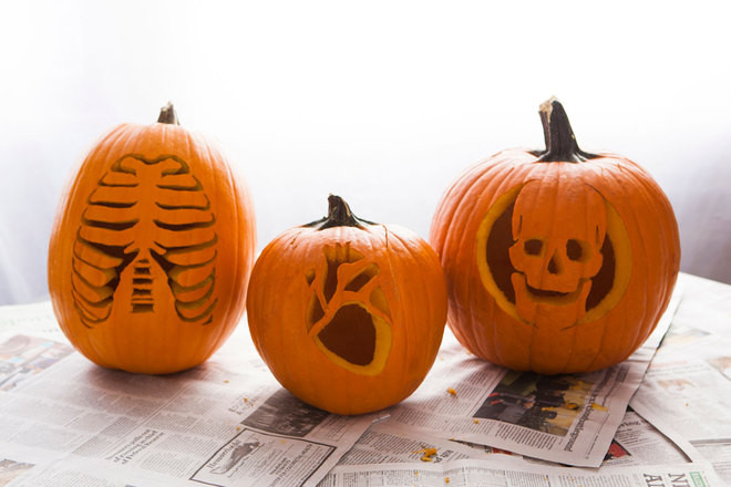 How to trim super simple pumpkins to decorate for Halloween night Picture 14