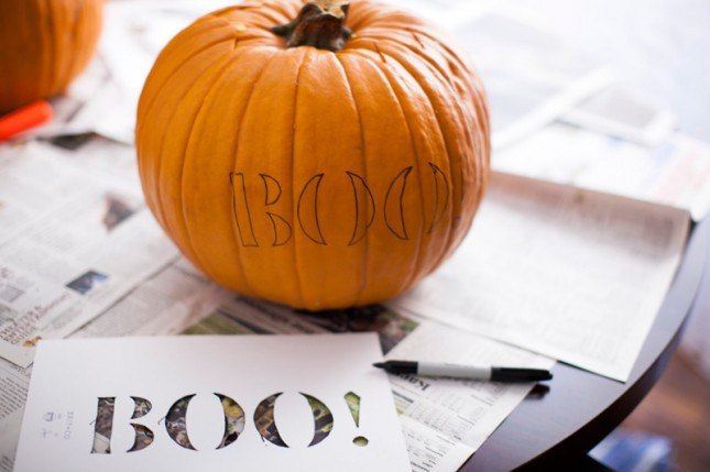 How to trim super simple pumpkins to decorate for Halloween night Picture 7