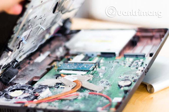 How to turn an old laptop screen into a magic mirror Picture 1