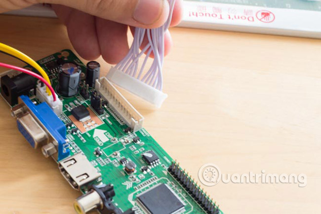 How to turn an old laptop screen into a magic mirror Picture 4