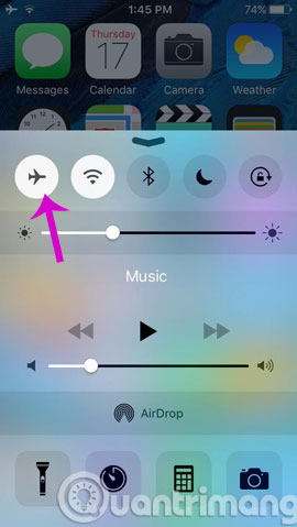 How to turn on, turn off airplane mode on iPhone? Picture 3