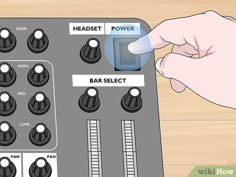 How To Use A Mixer - TipsMake.com