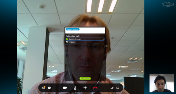 How to use the free group video calling feature on Skype Picture 7