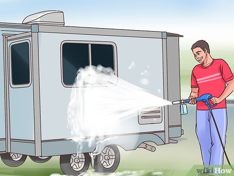 How to Wash an RV Picture 12