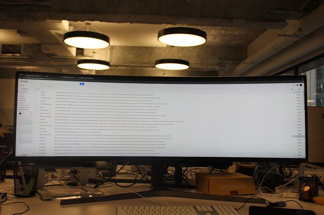 How will websites, YouTube and apps show up on this super-wide screen with this 32: 9 ratio? Picture 11