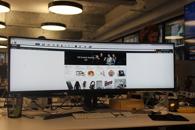 How will websites, YouTube and apps show up on this super-wide screen with this 32: 9 ratio? Picture 13