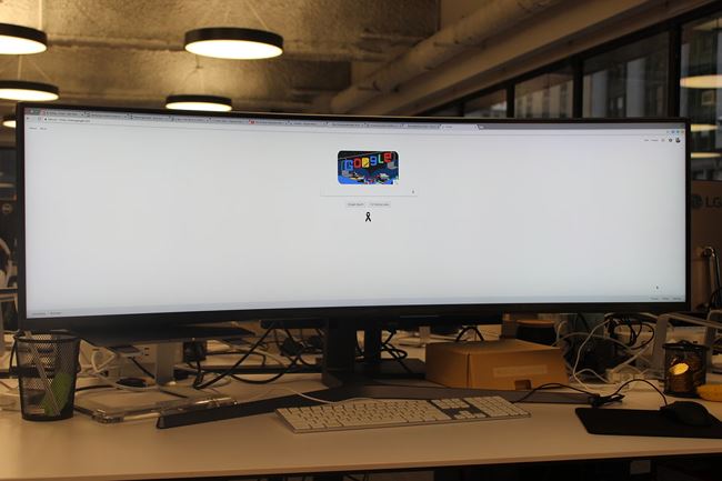 How will websites, YouTube and apps show up on this super-wide screen with this 32: 9 ratio? Picture 20