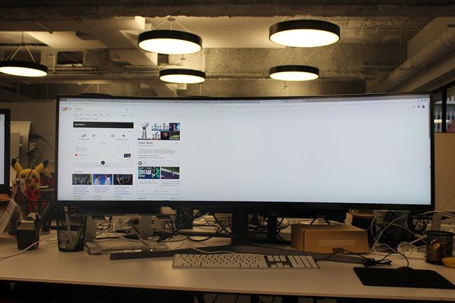 How will websites, YouTube and apps show up on this super-wide screen with this 32: 9 ratio? Picture 21