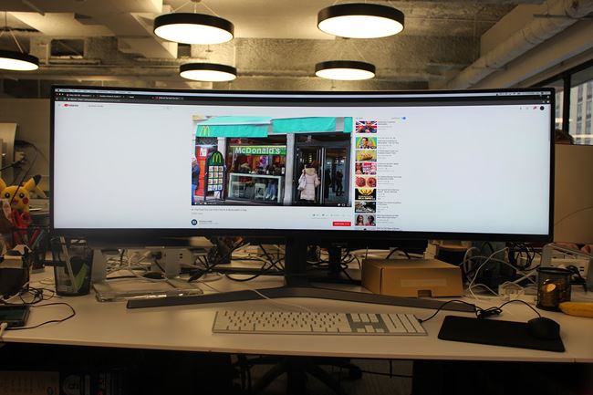 How will websites, YouTube and apps show up on this super-wide screen with this 32: 9 ratio? Picture 4