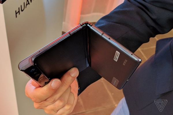 Huawei has just launched Mate X, a compact, beautiful screen smartphone, 5G connection and slimmer than Galaxy Fold Picture 6