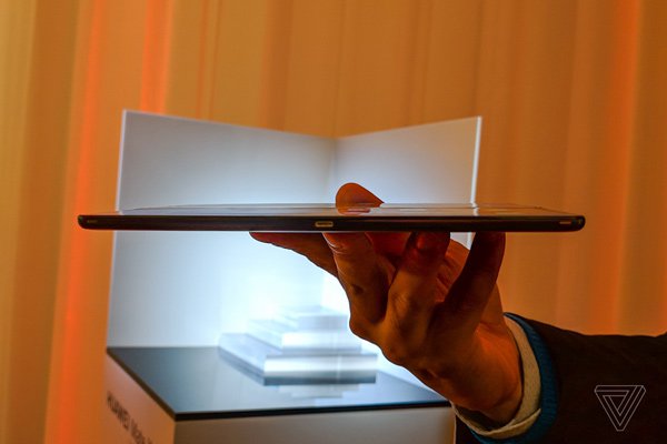 Huawei has just launched Mate X, a compact, beautiful screen smartphone, 5G connection and slimmer than Galaxy Fold Picture 9