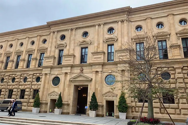 Huawei is 'copying' both European architecture? Picture 1