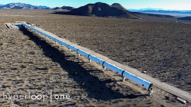 Image of a test run by Hyperloop One in the Nevada desert Picture 4