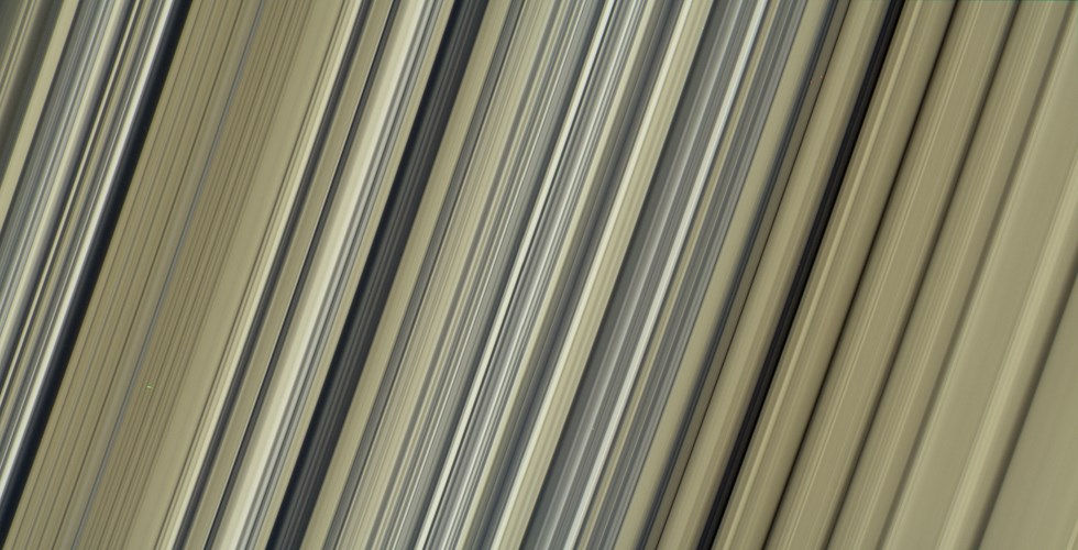 Impressive series that Cassini captured before 'suicide' Picture 6