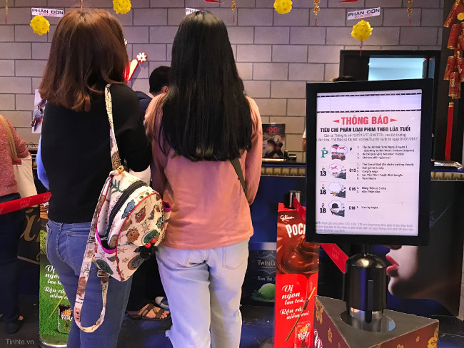 In 2017, Vietnam issued regulations on age when going to the movies Picture 1