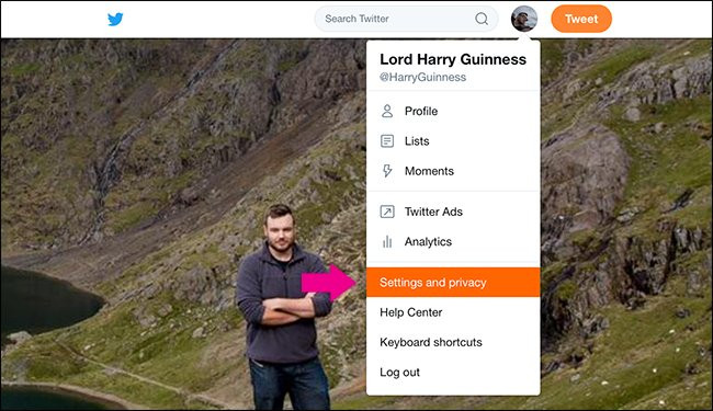 Instructions for deleting location information in posted tweets Picture 1