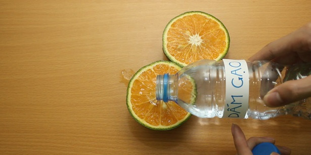 Instructions for making backup batteries from an orange, charging nearly 40% of the battery for iPhone Picture 4