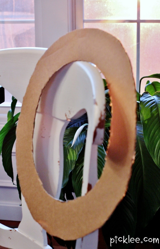 Instructions for making laurels from old sweaters and clothes hangers Picture 2