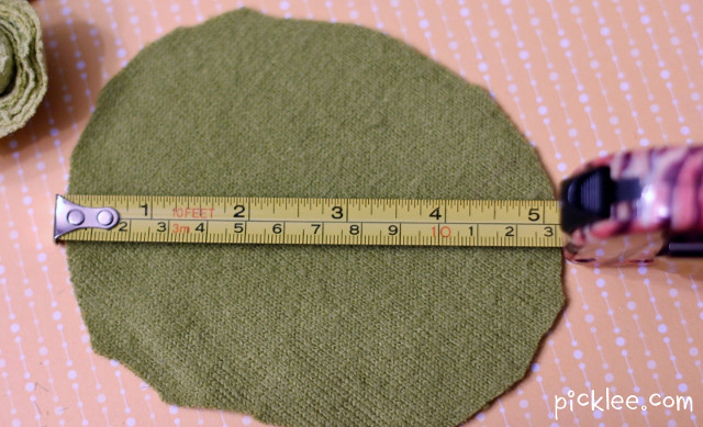 Instructions for making laurels from old sweaters and clothes hangers Picture 4