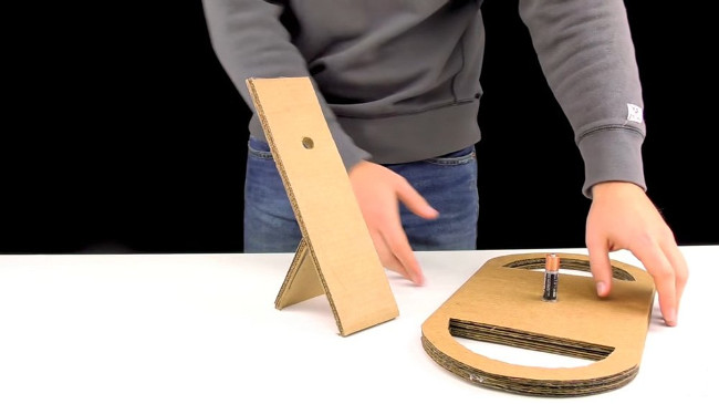 Instructions for making steering wheel with carton cover to play racing games Picture 8