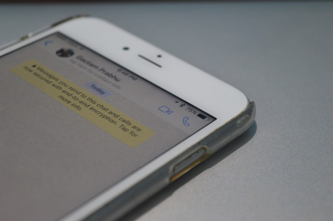 Instructions for making video calls on WhatsApp application on iPhone Picture 2