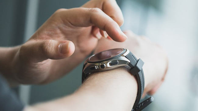 Instructions for screenshot of Android Wear smart watch Picture 2