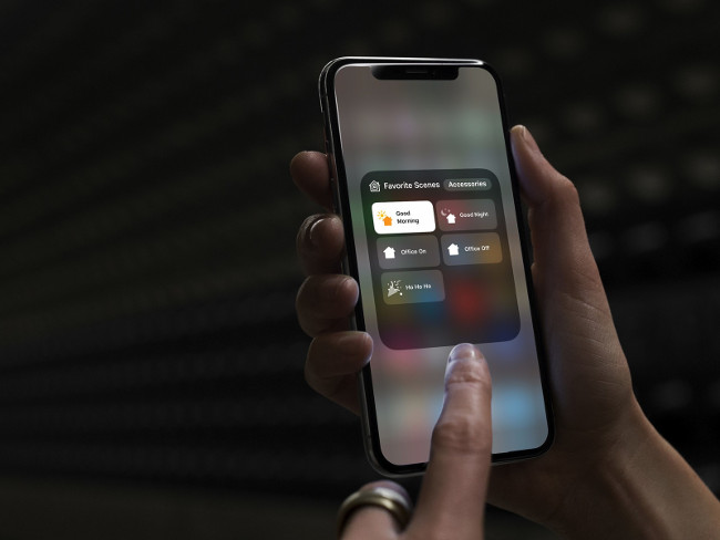 Instructions for using Home with Control Center on iPhone Picture 1