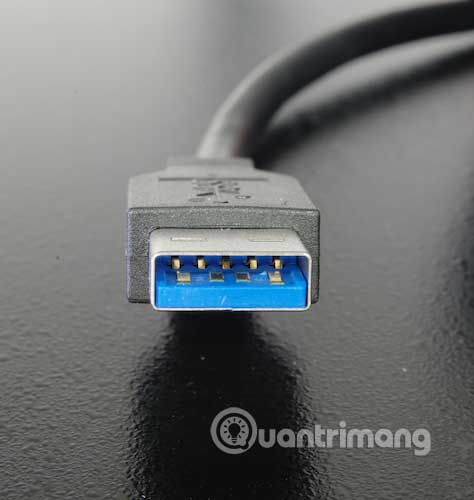 Instructions on adapters and Apple ports for Mac, iPhone Picture 4