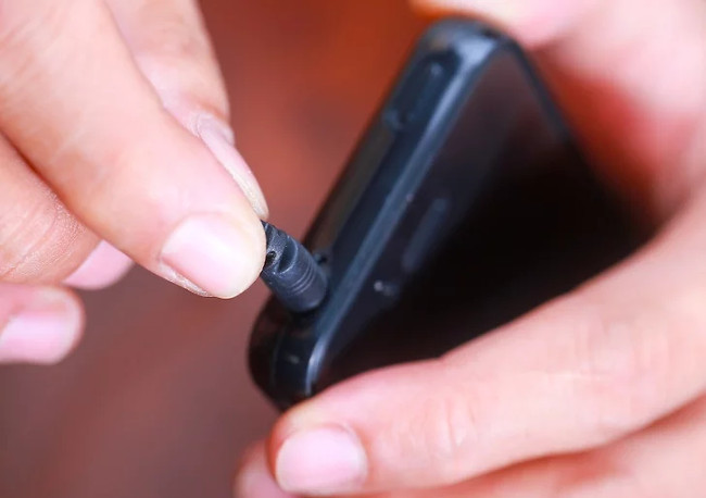 Instructions on how to fix a broken headset Picture 2