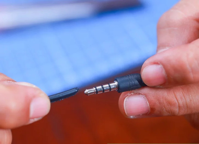 Instructions on how to fix a broken headset Picture 9