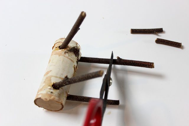 Instructions on how to make reindeer and wooden gifts Picture 11