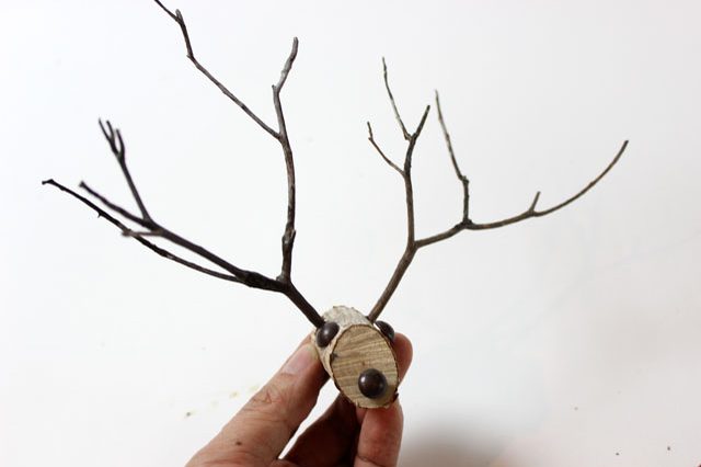 Instructions on how to make reindeer and wooden gifts Picture 15