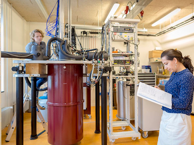 Intel challenged IBM and Google with supercomputers with 250 times cooler temperatures than the universe Picture 4