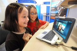 Intel launched the Classmate PC touch Picture 1