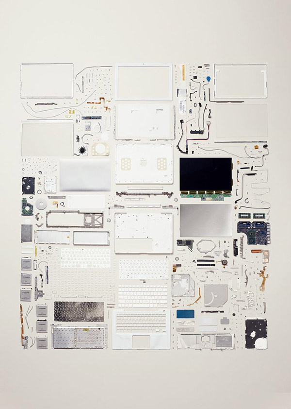 Invite to admire the unexpected beauty of the phone, the computer when it is broken into pieces Picture 8