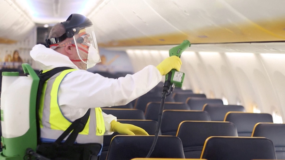 Is the air on the plane safe? Picture 1