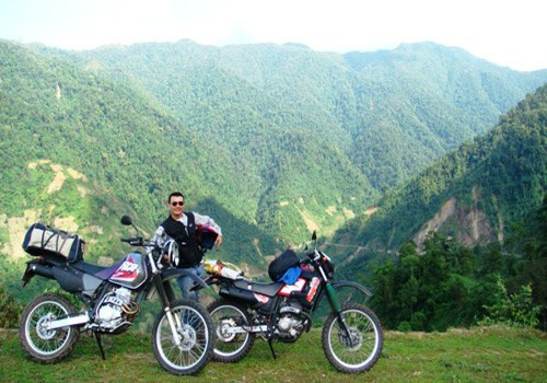 Journey to discover Vietnamese history and culture by motorbike Picture 1