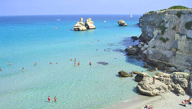 Label yourself in front of 10 most beautiful beaches in Italy Picture 1
